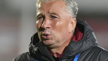 "Fetele lui Dan Petrescu au venit în țară și i-au fost alături". Ultimele detalii despre starea antrenorului