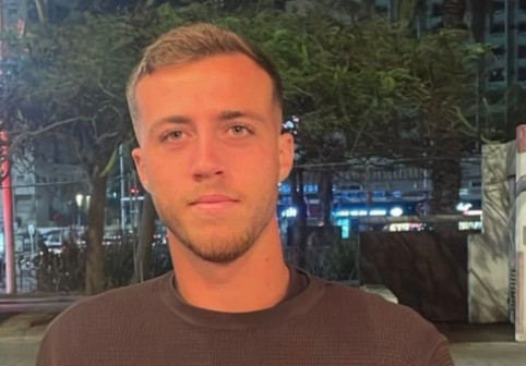 La 22 de ani, s-a mutat în Moldova și nu i-a venit să creadă ce a văzut: ”La mall, la toaletă, era doar o gaură în podea”