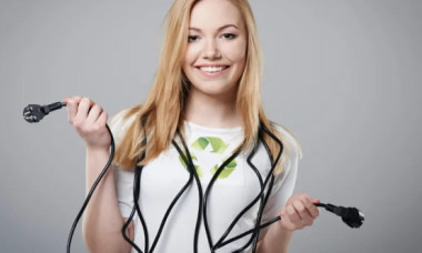 Câte dispozitive pot fi conectate la o singură priză și un prelungitor. Trebuie folosite cu atenție