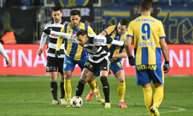 Accidentare horror în Superliga României! Fotbalistul a fost cusut pe viu, la vestiar