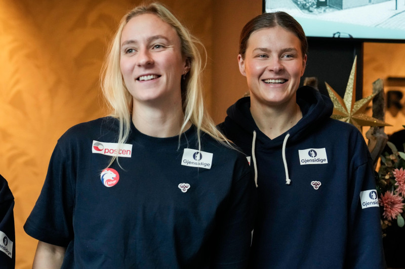 Rotterdam, Netherlands 20251213. Henny Ella Reistad and Maren Aardahl during a press conference with the handball girls the day before the final against Germany in Rotterdam. Photo: Beate Oma Dahle / NTB This text is auto translated