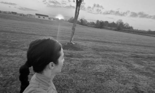 O jurnalistă și soțul ei, găsiți împușcați în casă. Ce s-a întâmplat cu fiul lor de 3 ani, martor la tragedie