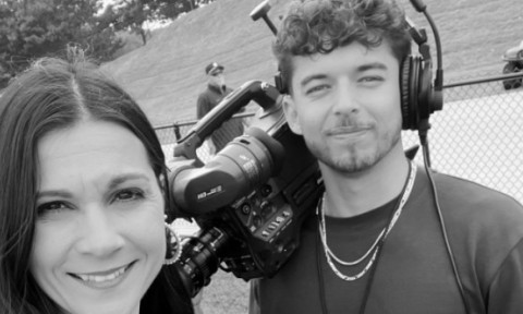 Prima ipoteză a autorităților, după ce o jurnalistă și soțul său au fost găsiți împușcați mortal în propria casă