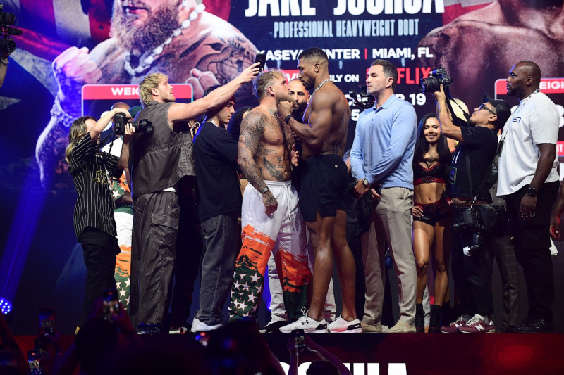 Jake Paul vs Anthony Joshua Weigh-in