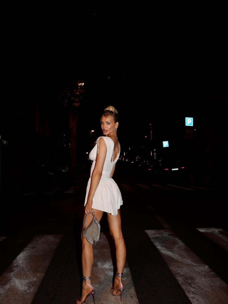 sofijamilo_1758038697_3723020894718406673_202116301