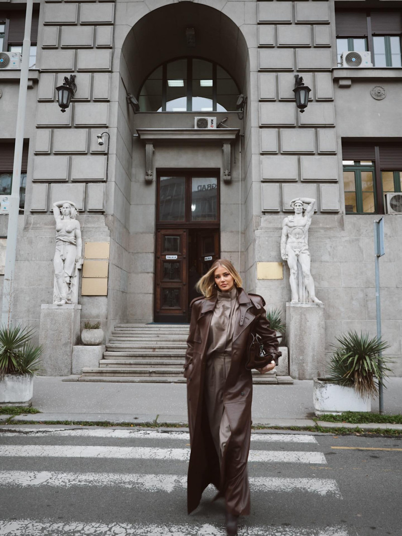 sofijamilo_1765110297_3782341770823358386_202116301