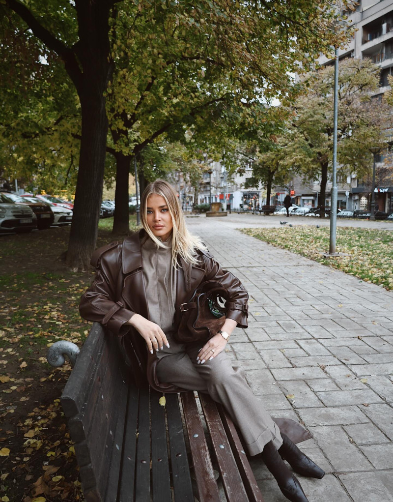 sofijamilo_1765125230_3782467043686361764_202116301