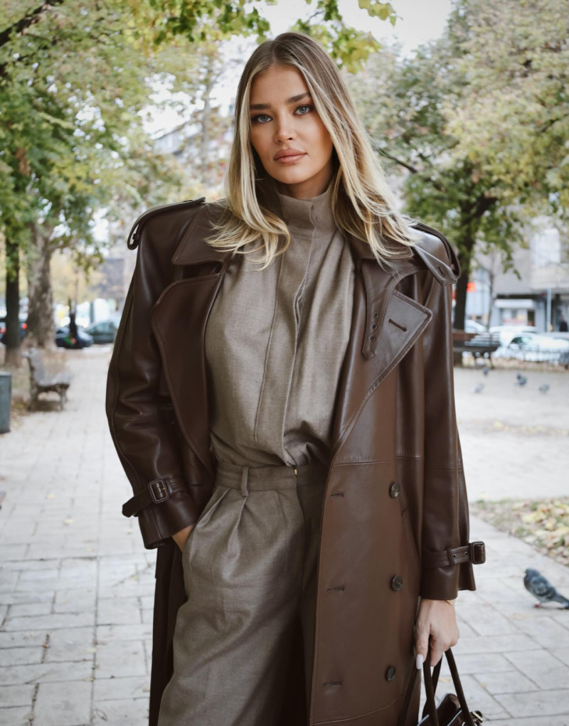 sofijamilo_1765125230_3782467043795450296_202116301