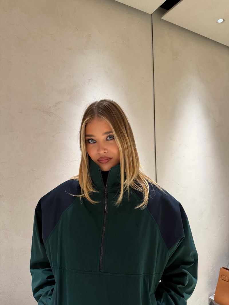 sofijamilo_1765618725_3786606775555109447_202116301