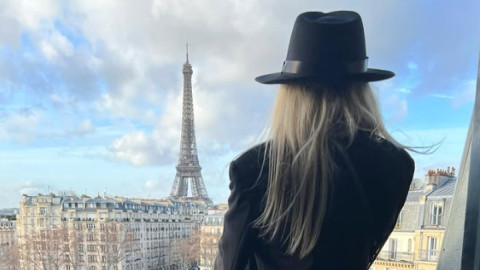 La 27 de ani, a spus totul: ”A trebuit să-mi acopăr zonele cu chelie”