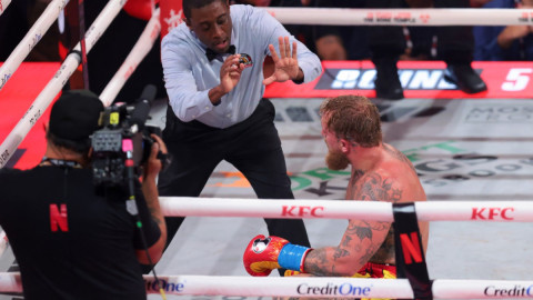 "Fanii nu au plătit să vadă mizeria asta!" Moment jenant în meciul Anthony Joshua - Jake Paul