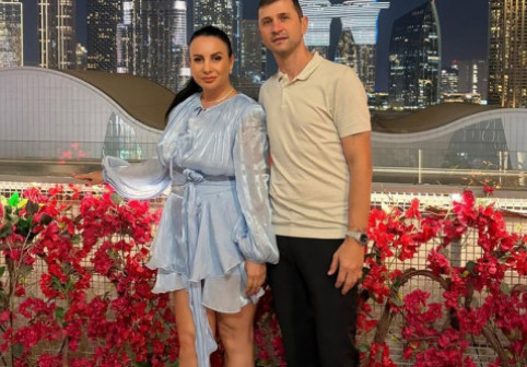 Claudiu Răducanu și-a dus soția în "Raiul Milionarilor" și nu s-a abținut. Ce a putut să scrie cel poreclit "Blocnotes"