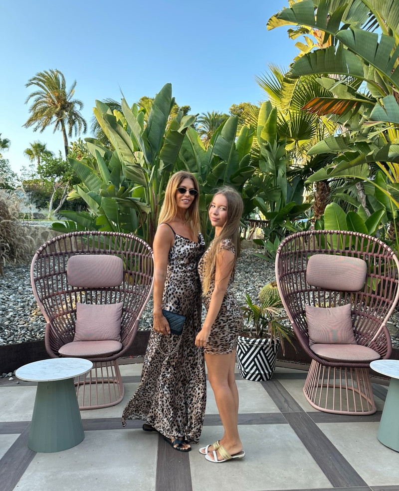 adrianapetrescuofficial_1753917005_3688445638600685251_1425264401