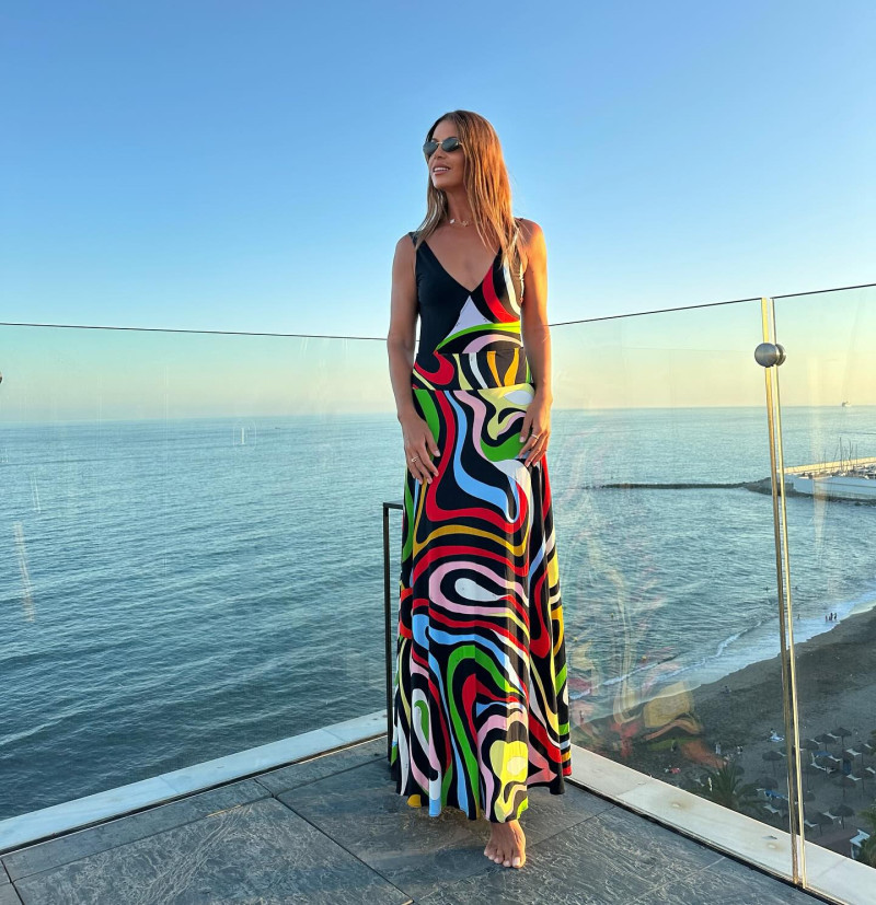 adrianapetrescuofficial_1754838684_3696177235403912585_1425264401