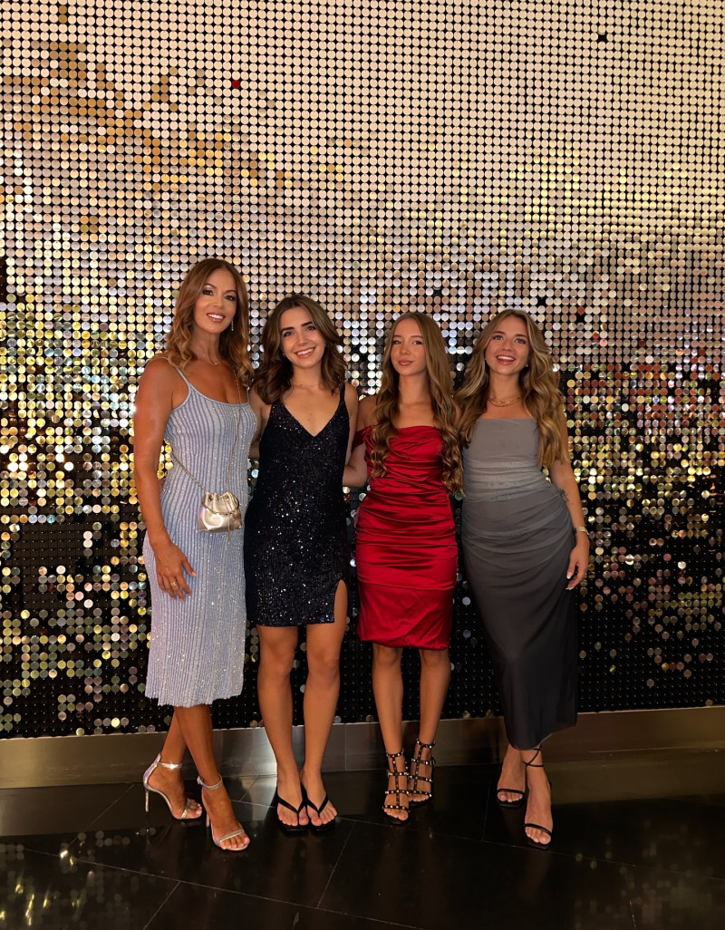 adrianapetrescuofficial_1755879502_3704908255183760382_1425264401