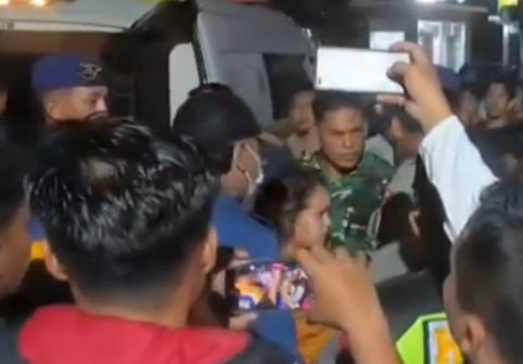 A murit alături de trei dintre copiii săi, la 13.000 de kilometri de casă. Cum s-a petrecut tragedia