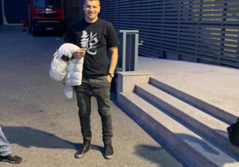 Ce avere are milionarul român care, după ce a fost umilit, i-a dat lecția vieții unui străin