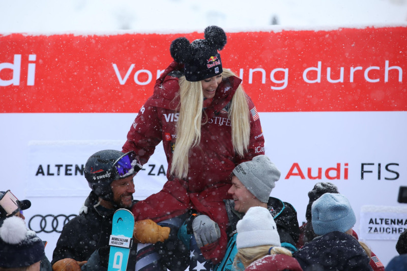 ALTENMARKT/ZAUCHENSEE, AUSTRIA, 10.JAN.26 - ALPINE SKIING - FIS World Cup, Downhill, ladies. The image shows Aksel Lund Svindal and Vonn Lindsey (USA, Head).