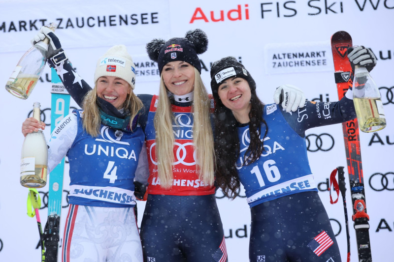 ALTENMARKT/ZAUCHENSEE, AUSTRIA, 10.JAN.26 - ALPINE SKIING - FIS World Cup, Downhill, ladies. The image shows Lie Kajsa Vickhoff (NOR, Head), Vonn Lindsey (USA, Head) and Wiles Jaqueline (USA, Rossignol).