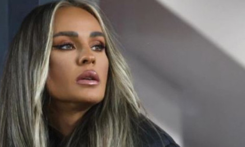 "Ce zice băiatul tau când vede asemenea poze?" Diana Munteanu, în costum de baie în zăpadă