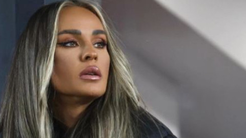 "Ce zice băiatul tau când vede asemenea poze?" Diana Munteanu, în costum de baie în zăpadă