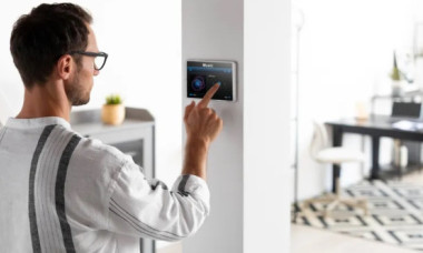 Cum setezi termostatul corect ca să ai mai multă căldură în casă la un preț mic? Trucul instalatorilor