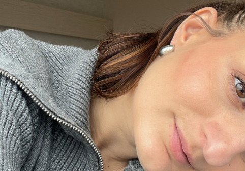 OUT! Și-a pierdut postul de comentatoare, după ce a spus "Eram îngrozită de ideea de a rămâne singură cu el"