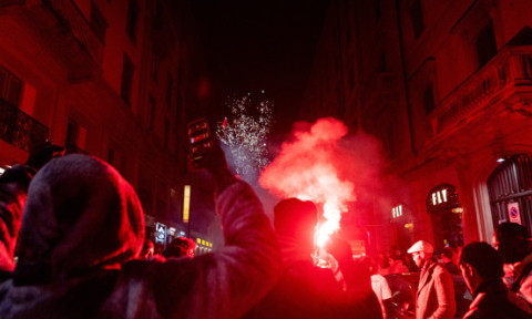 Președintele a decretat "zi liberă de la muncă şi plătită", oamenii au ieșit în stradă