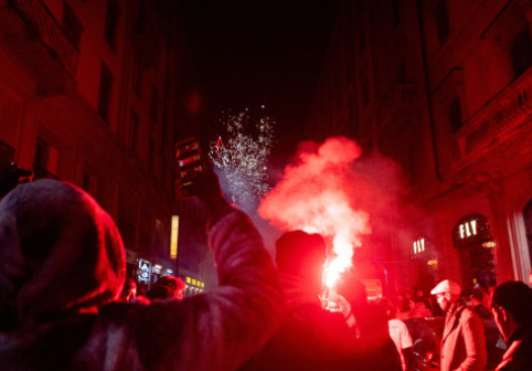 Președintele a decretat "zi liberă de la muncă şi plătită", oamenii au ieșit în stradă