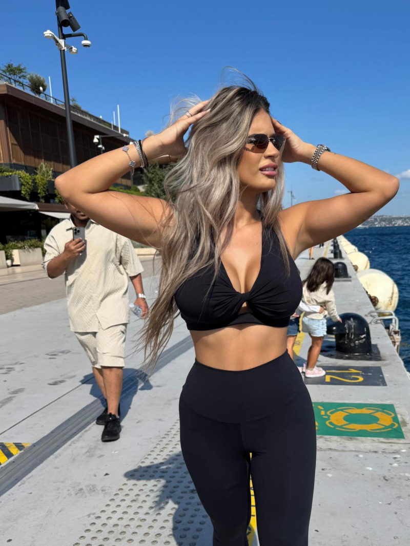 vanessadragus_1764151159_3774295945622647588_316023848