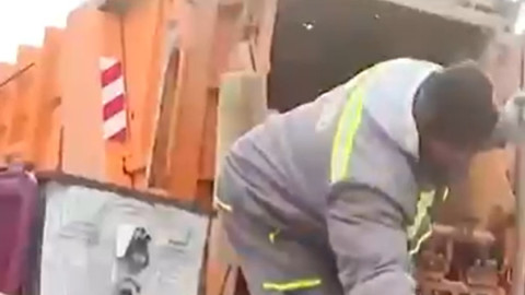 Un dublu campion național a ajuns în Bulgaria și e lucrător la salubrizare: ”Strângerea gunoiului este o muncă grea”