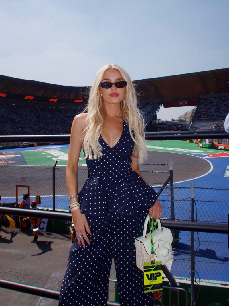 moorrgs_1761492505_3751993536204870075_11910267