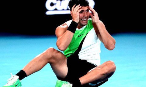 Nemaivăzut în 121 de ani! Câți bani a luat Alcaraz, după ce l-a învins pe Djokovic în finala Australian Open