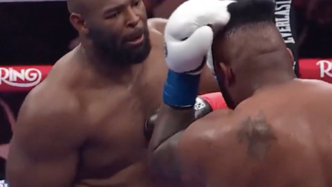 Neverosimil! A primit un pumn și ce a urmat a lăsat pe toată lumea fără cuvinte! Imaginile fac înconjurul lumii