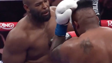 Neverosimil! A primit un pumn și ce a urmat a lăsat pe toată lumea fără cuvinte! Imaginile fac înconjurul lumii