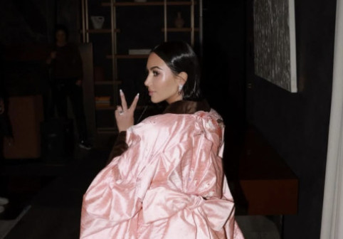 Surpriză de proporții: la 4 ani de la divorț, au ”prins-o” pe Kim Kardashian cu noul iubit!