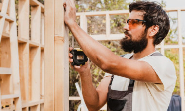 Amendă 100.000 lei dacă construiești o bucătărie de vară fără autorizație. Cum să scapi de sancțiune?