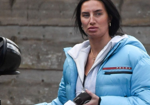 Lovitură de teatru! Amenințată cu dezmoștenirea dacă nu divorțează, a rămas însărcinată. Reacția amantei