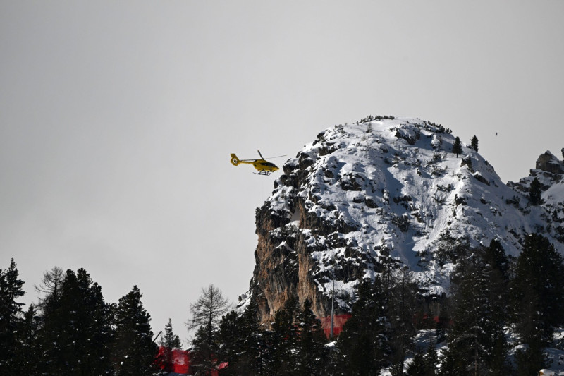 Cortina d Ampezzo, Italy, February 08th 2026. The first aid helicopter arrives and takes away the injured Lindsey Vonn of United States of America during the Alpine Skiing Womens Downhill race of the Olympic Winter Games 2026 in Cortina d Ampezzo, Italy.