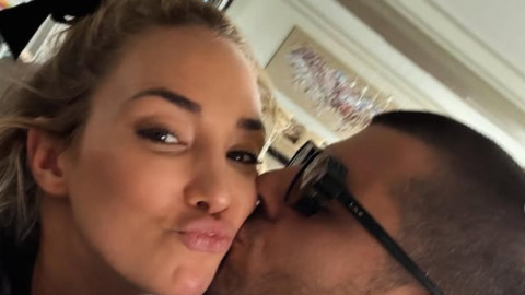 Lovitură: ADIO, după ZECE ani și PATRU copii! A rupt tăcerea după ce a apărut numele presupusei amante: ”Suferim”