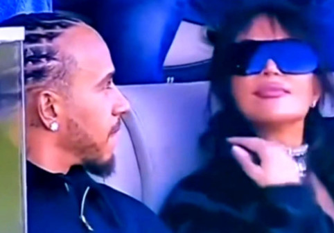 "Cuplul anului" a fost făcut praf pe internet: "N-a fost și cu sora ei? / Omul ia toată familia la rând"