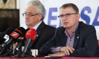 Sindicaliștii Hăncescu și Nistor au încasat 25.000€ într-un an ca profesori, deși nu predau. Parlamentul nu le-a tăiat sinecura