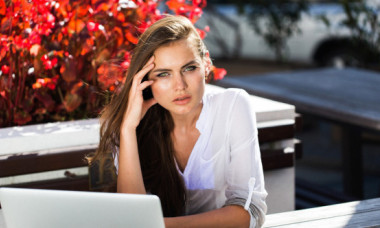 Ce beneficii ai de la angajator dacă ești dat afară? Ce pierzi dacă îți dai demisia?