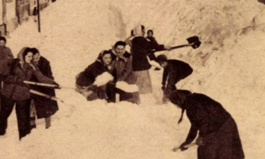 Iernile în comunism, adevărate probe de rezistență. „Plecam la 4 și jumătate de acasă, mergeam pe jos 12 km"