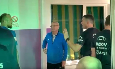 Nu s-a terminat pe teren: Dani Coman, dialog cu Istvan Kovacs la vestiare! Ce s-a întâmplat la pauză