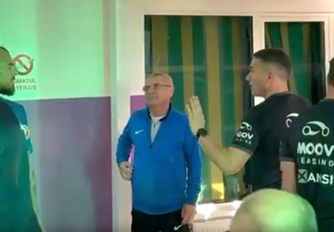 Nu s-a terminat pe teren: Dani Coman, dialog cu Istvan Kovacs la vestiare! Ce s-a întâmplat la pauză