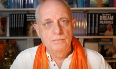 „Profetul catastrofelor": Trump obține al treilea mandat, războaie globale și OZN-uri