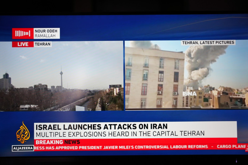 Photo Flash | Israel says launched "preemptive" strike against Iran
