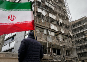 Lovitură de teatru, după bombardamentele din Iran