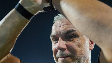 Cosmin Olăroiu i-a lăsat fără cuvinte pe românii din Suceava blocați la Dubai